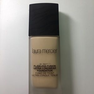 Laura Mercier Flakess Fusion Ultra Foundation